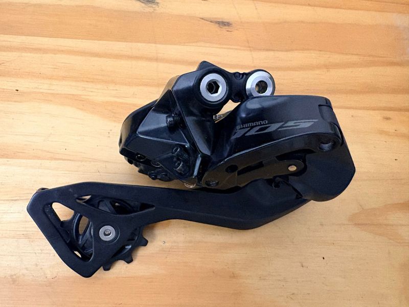 Shimano 105 Di2 Rear Derailleur RD-R7150 12 speed Drivetrain & Pedals d'occasion