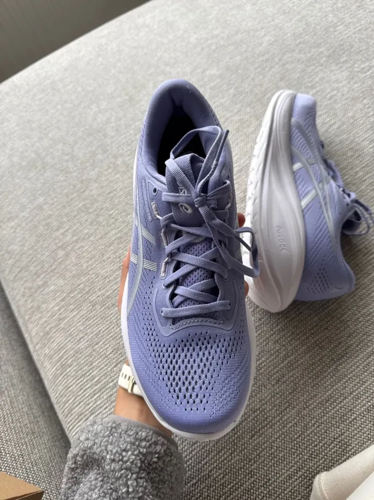 Used Asics Gel-Cumulus 28 bike — image 7 of 9