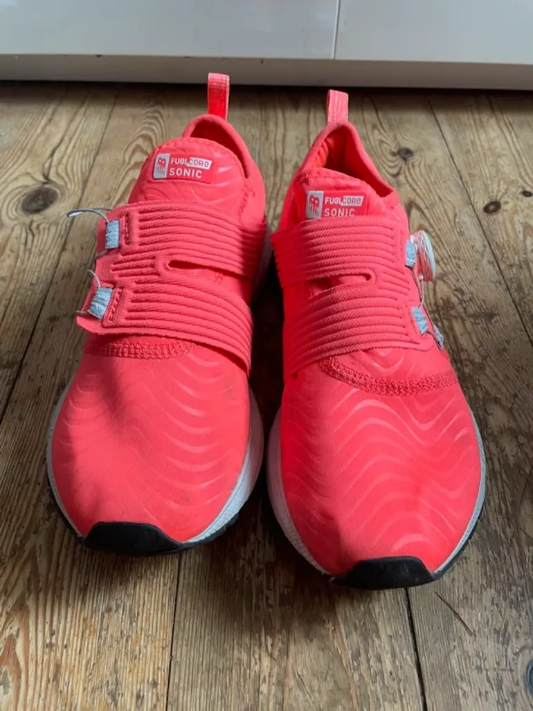 Used New Balance FuelCore Sonic V2 bike — image 3 of 4