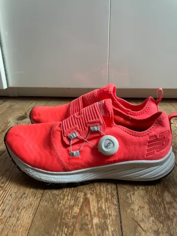 Used New Balance FuelCore Sonic V2 bike — image 1 of 4