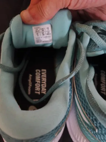 Used Asics sneakers bike — image 7 of 7