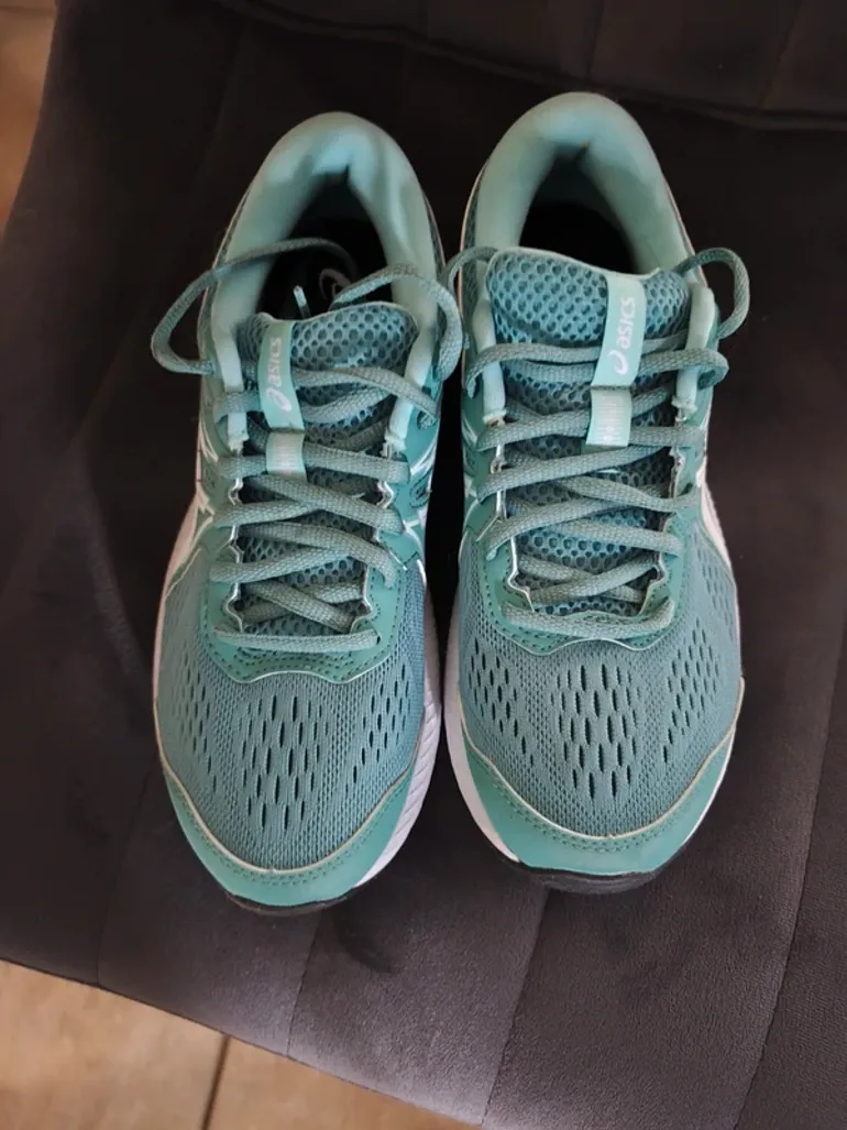 Used Asics sneakers bike — image 3 of 7