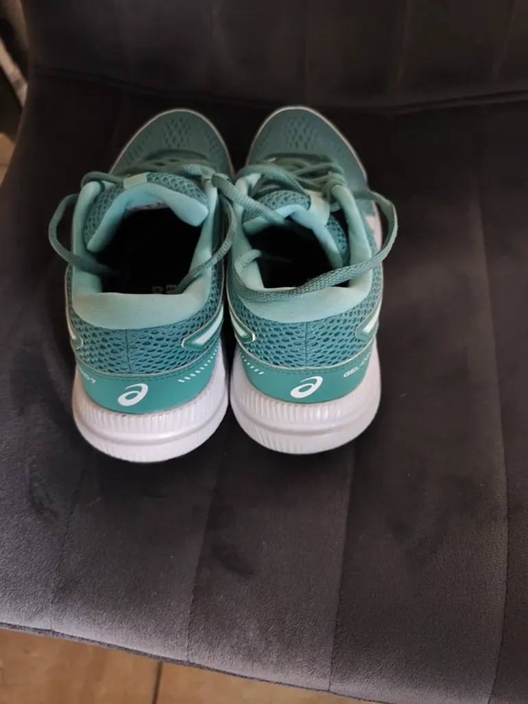 Used Asics sneakers bike — image 4 of 7
