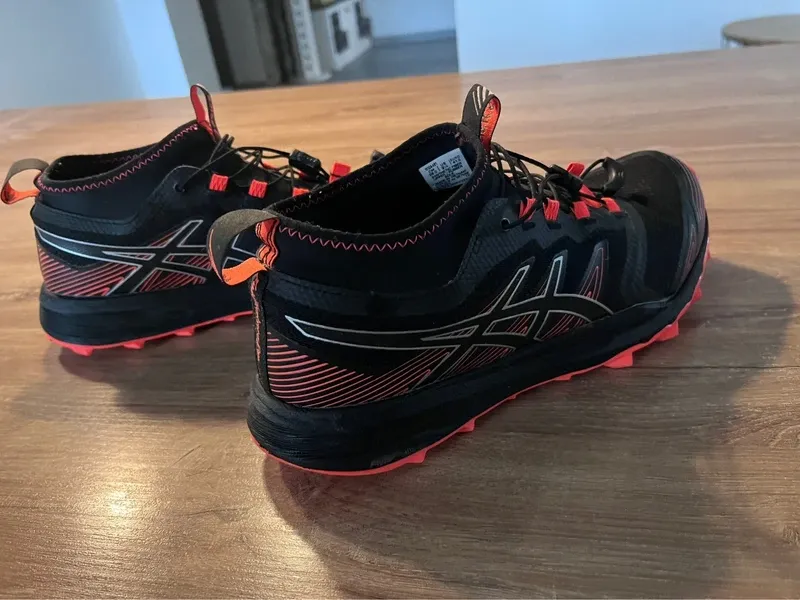 Tweedehands Ideal Asics Laufschuhe Running Shoes