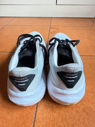 Used Brooks Ghost 17 bike — image 2 of 7