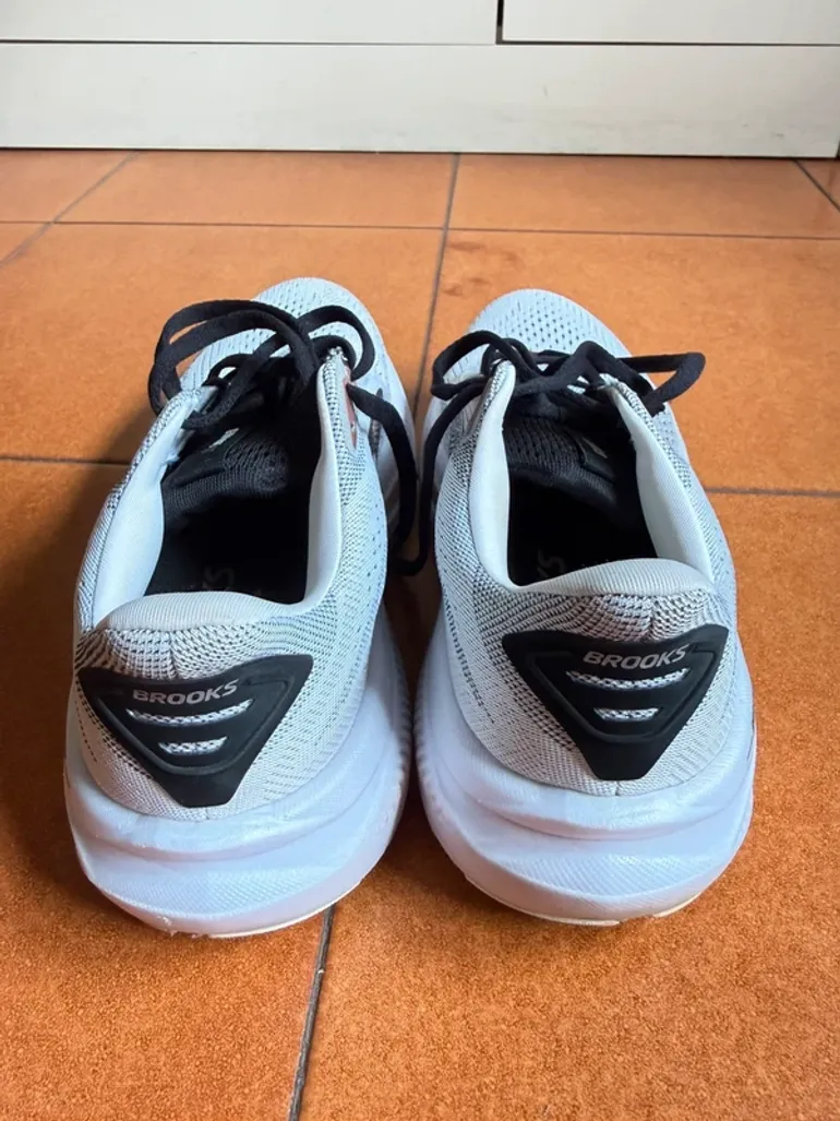 Used Brooks Ghost 17 bike — image 2 of 7