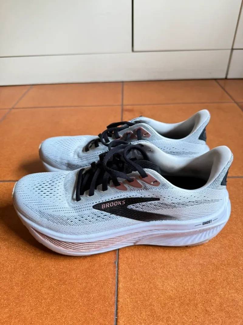 Used Brooks Ghost 17 Running Shoes