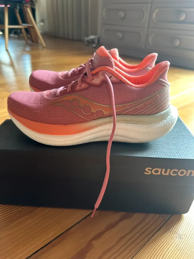 Used Saucony Triumph 23 bike — image 5 of 6