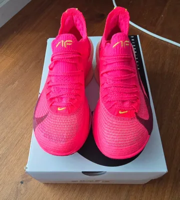 Used Nike Air Zoom Alphafly Next% 3 bike — image 5 of 9