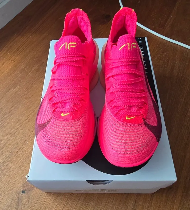 Used Nike Air Zoom Alphafly Next% 3 bike — image 5 of 9
