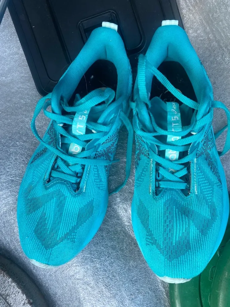 Used Asics Novablast 5 bike — image 2 of 4