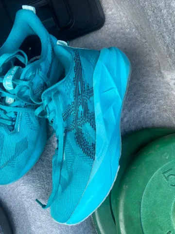 Used Asics Novablast 5 bike — image 3 of 4
