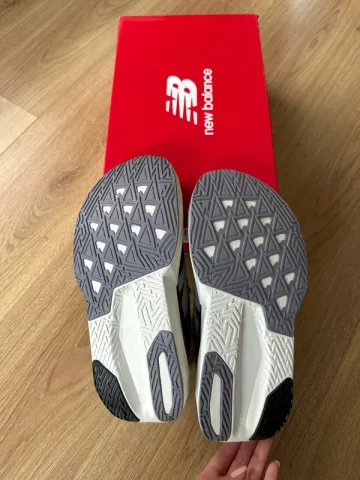 Gebrauchtes New Balance FuelCell Rebel v5 bike — Bild 6 von 6