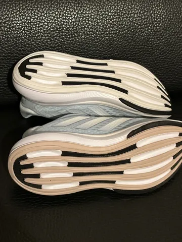 Used Adidas Running Shoes bike — image 4 of 4