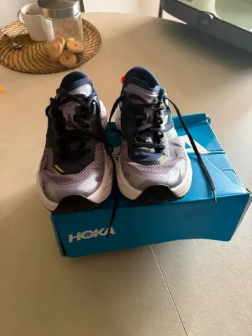 Used Hoka Speedgoat 7 bike — image 2 of 4