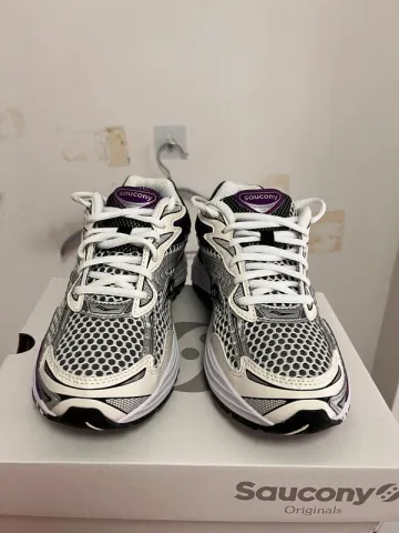 Used Saucony Progrid Omni 9 bike — image 4 of 12