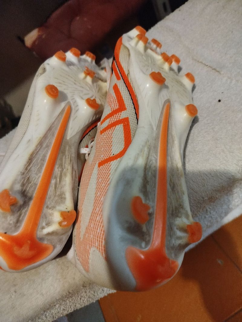 Used Puma ultra 5 match Football & Soccer