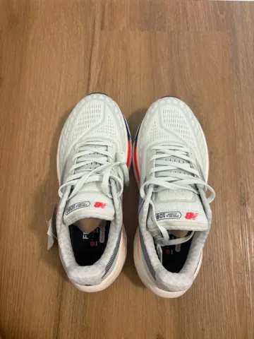 Used New Balance Fresh Foam X More v6 bike — image 4 of 9