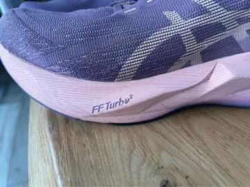 Używany Asics Novablast 6 bike — zdjęcie 5 z 7