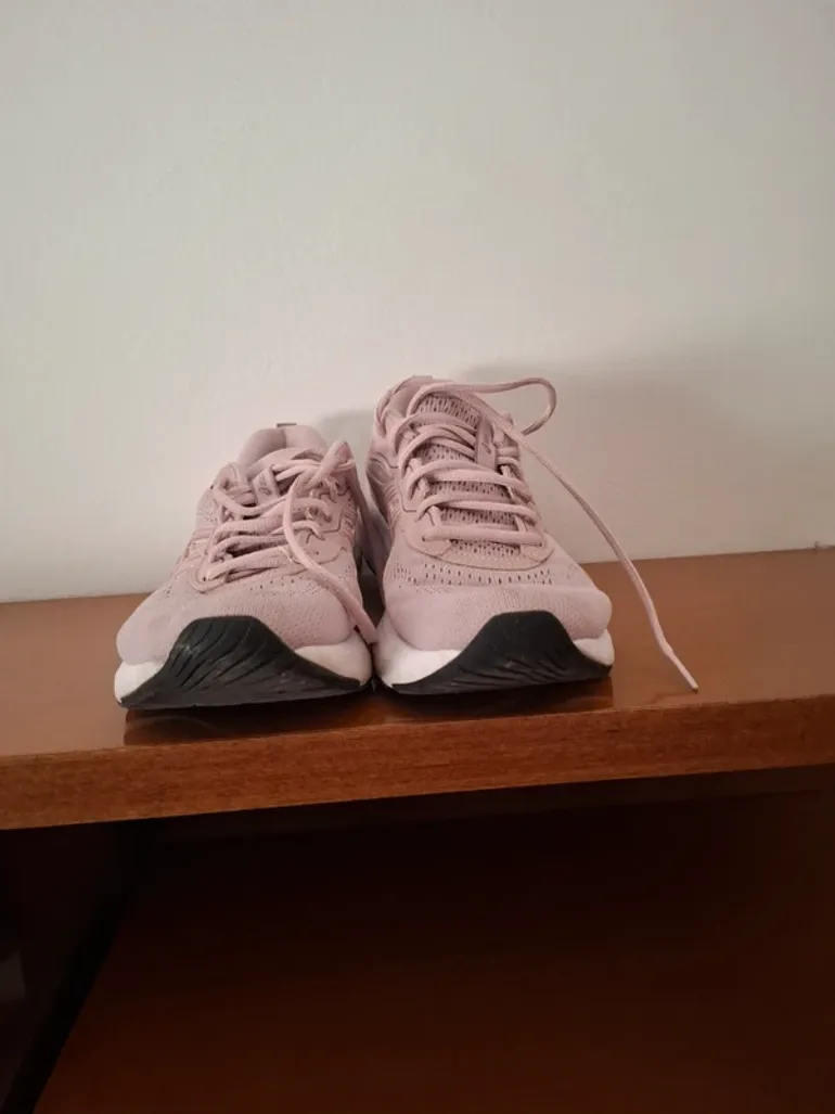 Used Asics Running Shoes bike — image 6 of 7