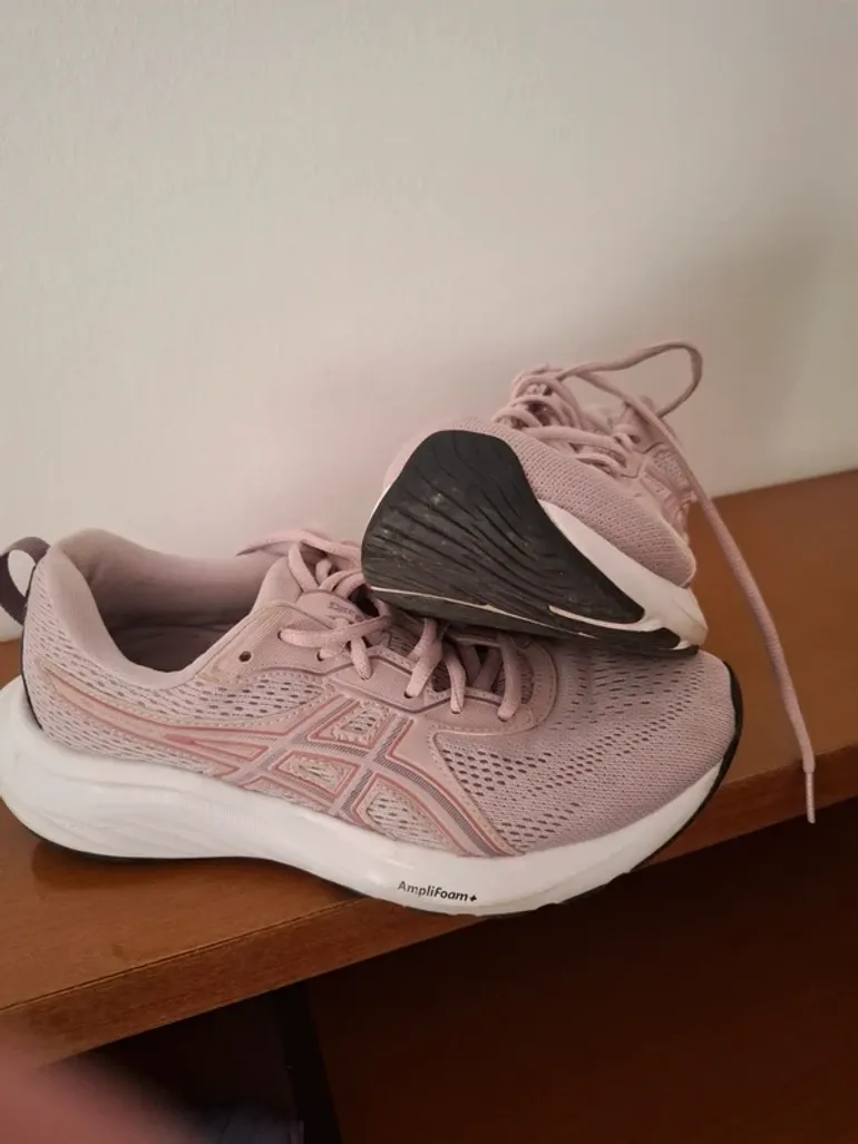 Used Asics Running Shoes bike — image 5 of 7