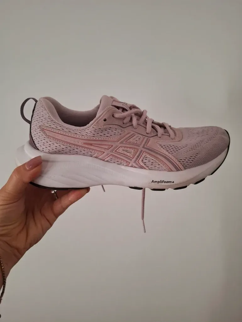 Used Asics Running Shoes bike — image 2 of 7
