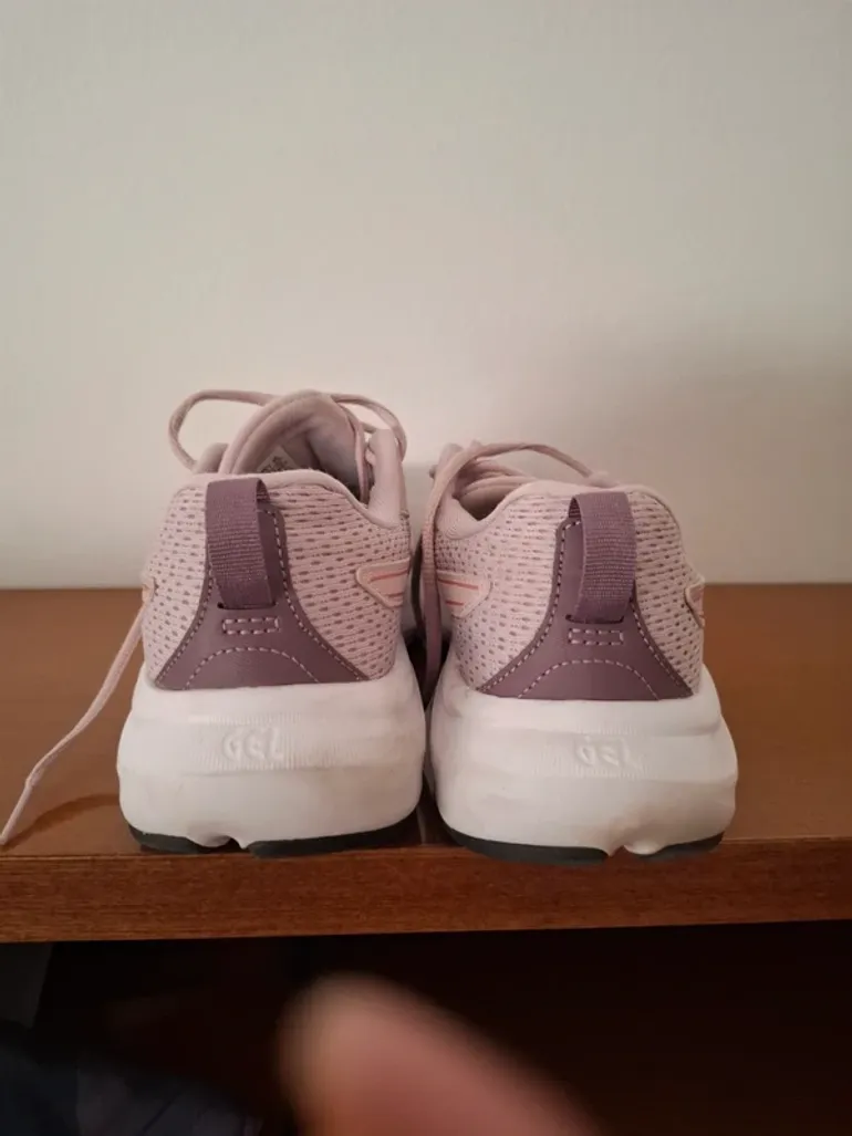 Used Asics Running Shoes bike — image 4 of 7