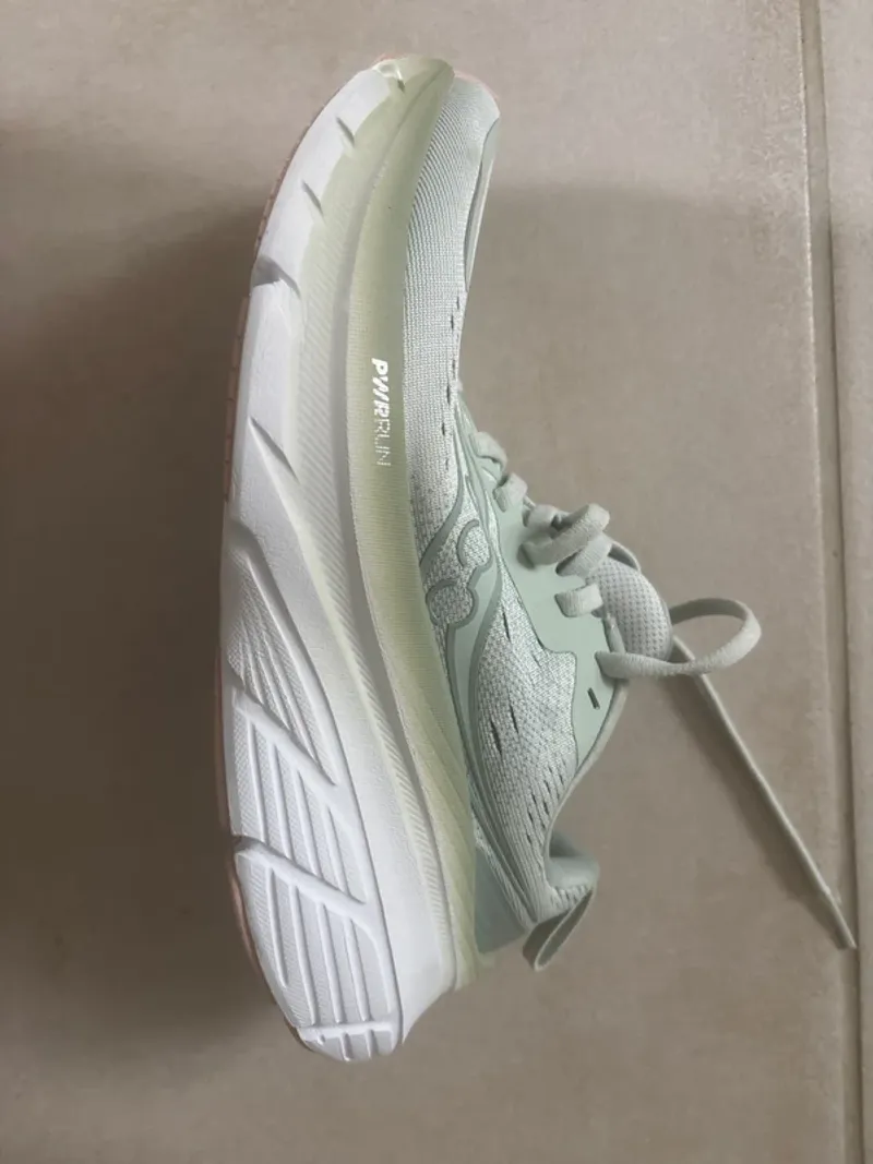 Used Saucony Femme Running Shoes Running Shoes