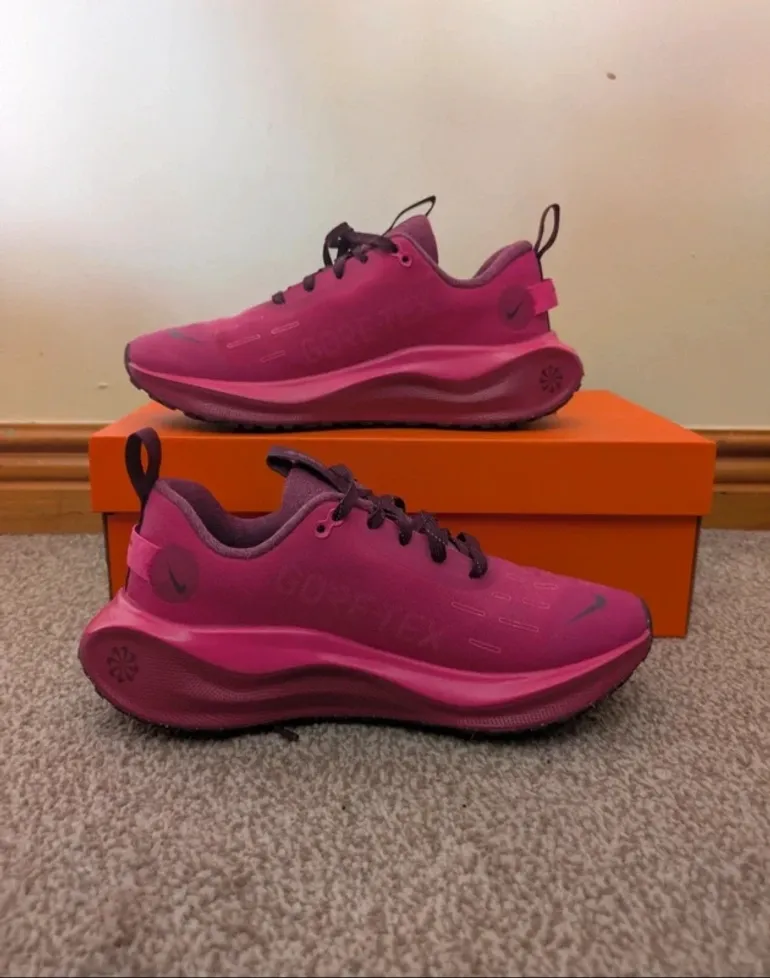 Used Nike Gore-Tex Running Shoes bike — image 2 of 4