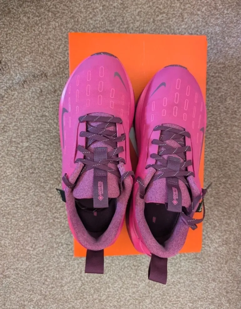 Used Nike Gore-Tex Running Shoes bike — image 3 of 4