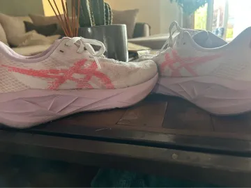 Used Asics Novablast 5 bike — image 2 of 8