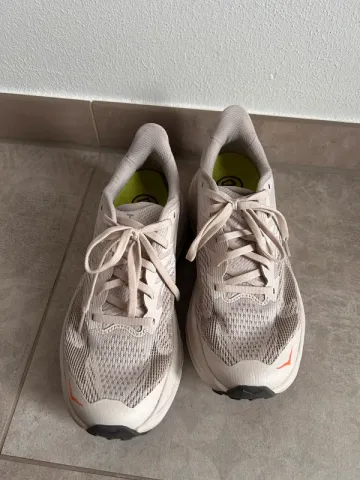 Tweedehands Hoka Mach 5 bike — afbeelding 2 van 7