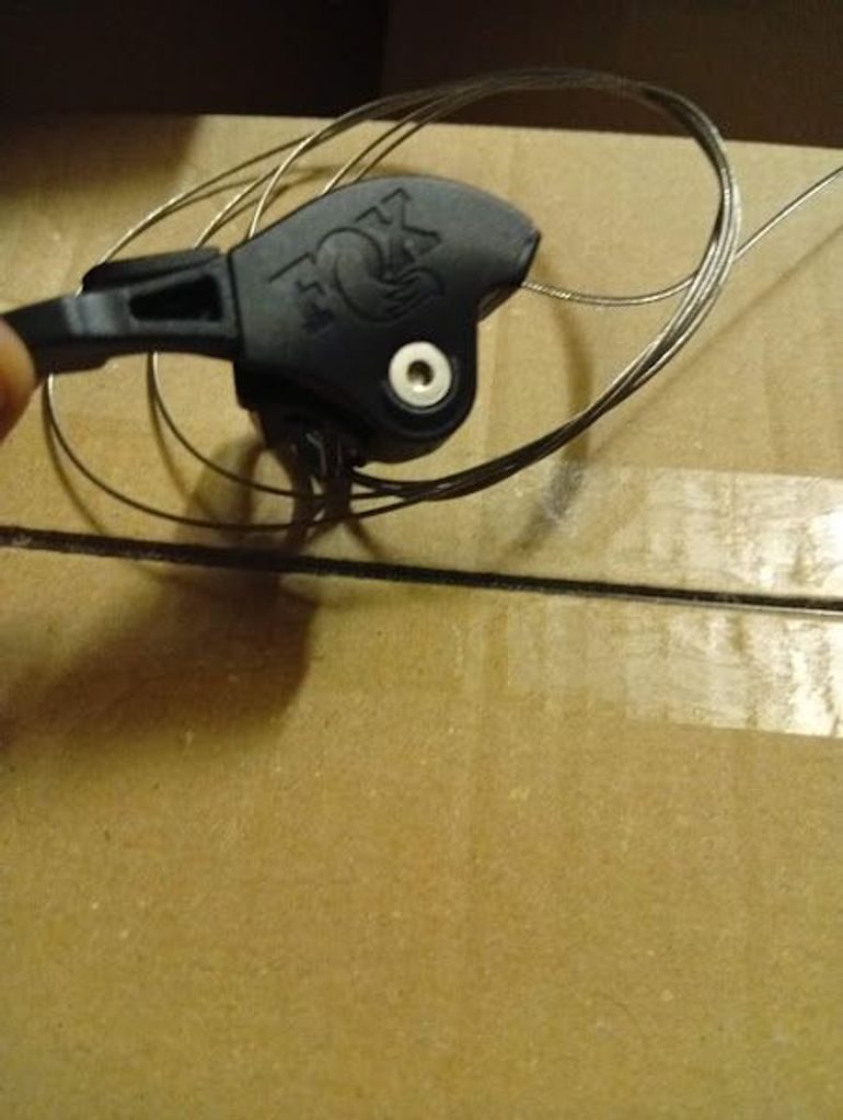 Käytetty Fox Remote Lever bike — kuva 3 / 4