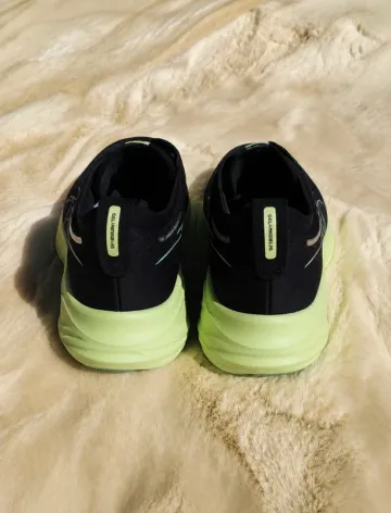 Used Asics Gel Nimbus 26 bike — image 2 of 3