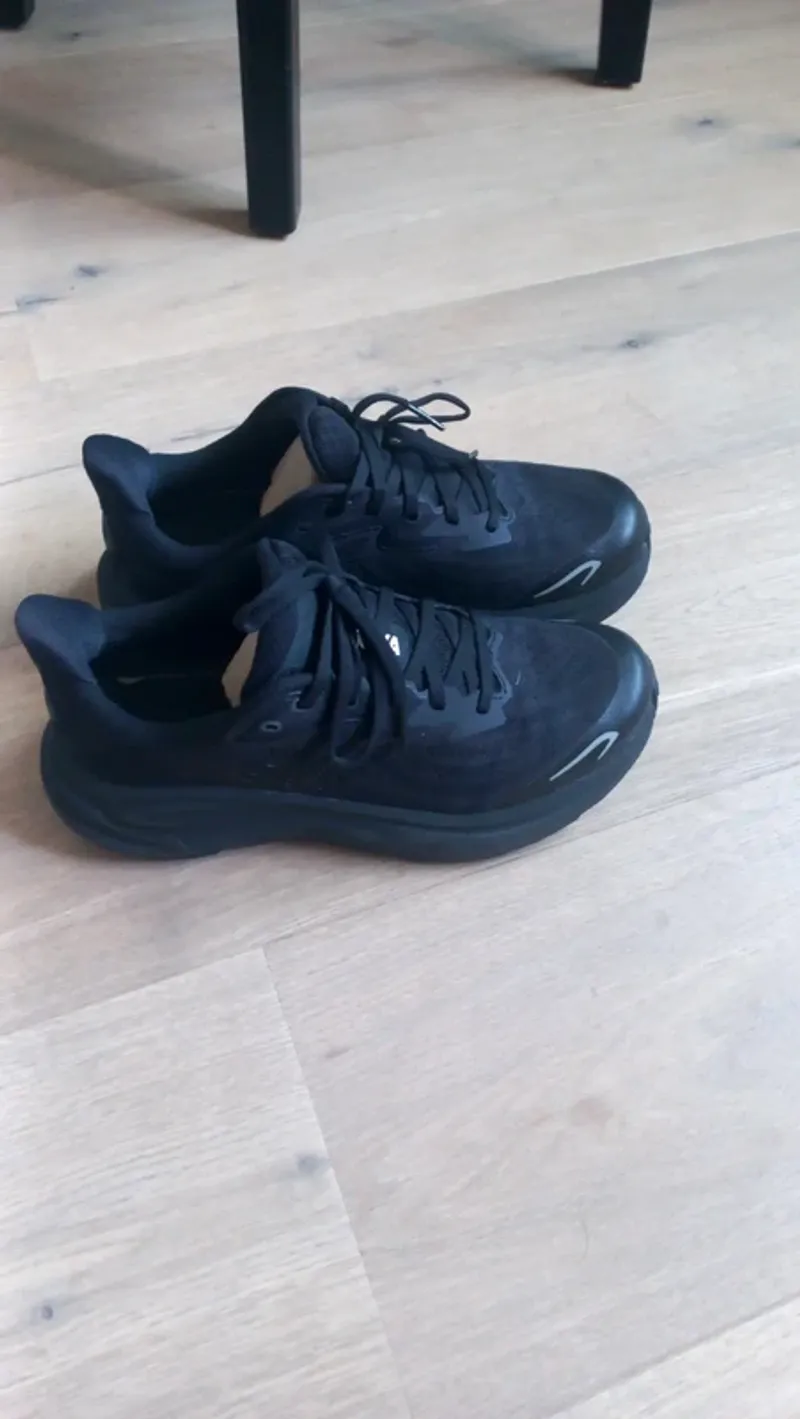 Used Hoka Clifton 10 Running Shoes