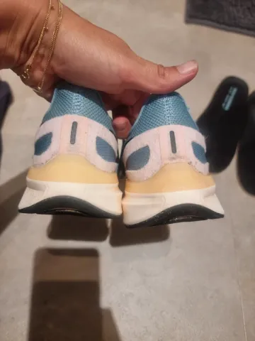 Nike Running shoes bike d'occasion — image 4 sur 6