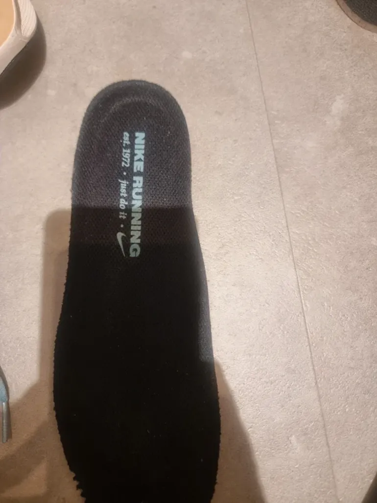 Nike Running shoes bike d'occasion — image 2 sur 6