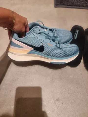 Nike Running shoes bike d'occasion — image 1 sur 6