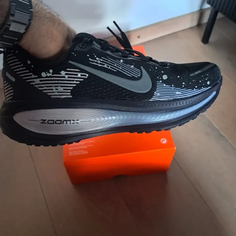 Nike Vomero 18 SE bike usato — immagine 6 di 8