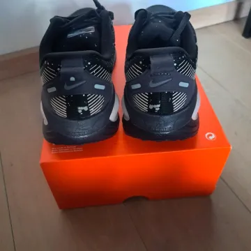 Nike Vomero 18 SE bike usato — immagine 7 di 8