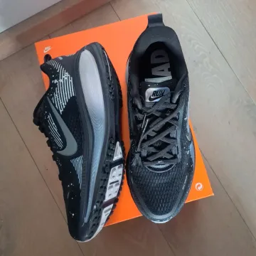Nike Vomero 18 SE bike usato — immagine 3 di 8