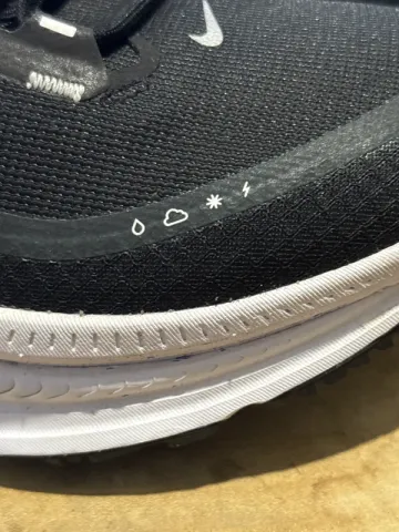 Used Nike Vomero 18 GTX bike — image 5 of 9