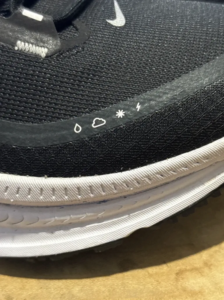 Used Nike Vomero 18 GTX bike — image 5 of 9