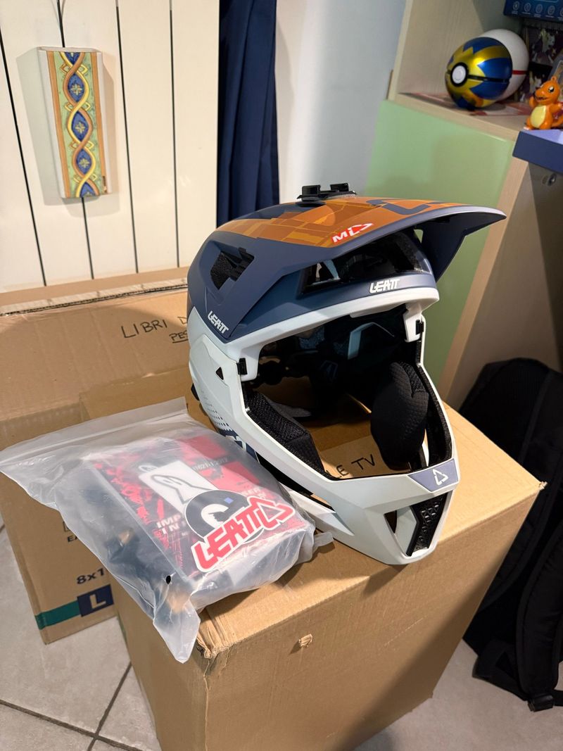 Used LEATT Rust 4.0 MTB Enduro Helmet 2024 Cycling Accessories