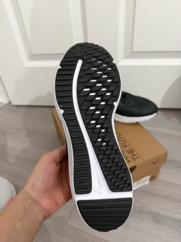 Used Nike Laufschuhe Sneaker Gr. 39 bike — image 3 of 4