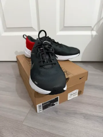 Used Nike Laufschuhe Sneaker Gr. 39 bike — image 2 of 4