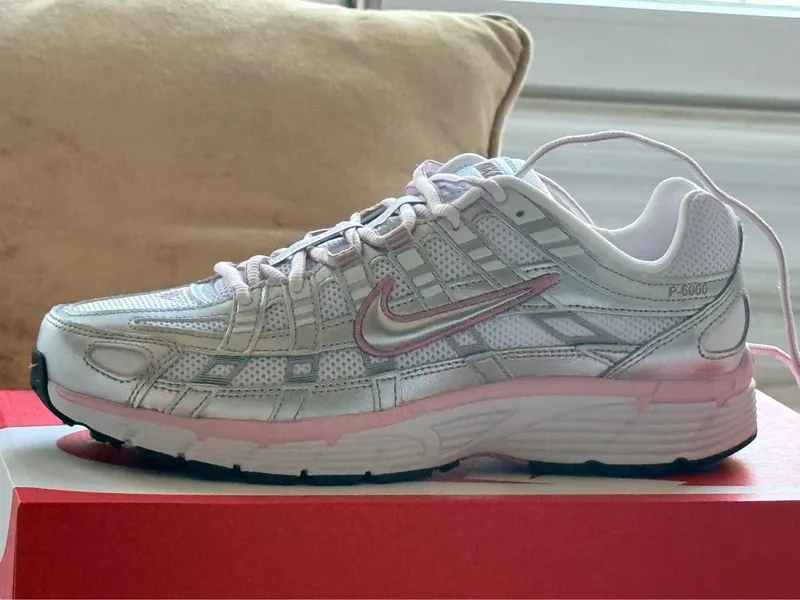 Used Nike P6000 Running Shoes