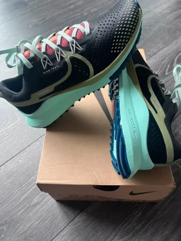 Used Nike Trail Running Shoes bike — image 1 of 7