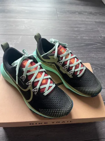 Used Nike Trail Running Shoes bike — image 6 of 7
