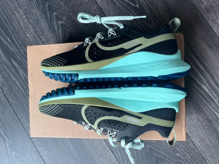 Used Nike Trail Running Shoes bike — image 3 of 7